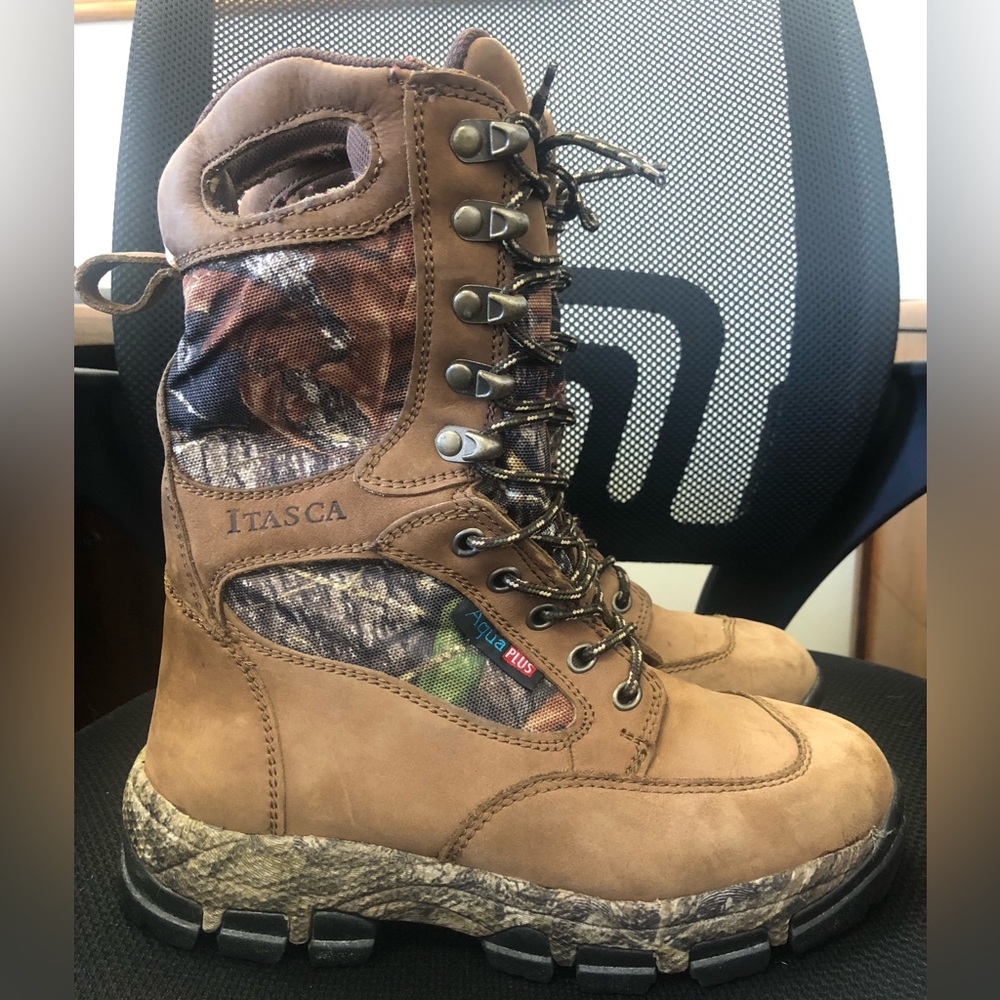 Women’s Itasca Recreational Waterproof Outdoor Boots  size 7